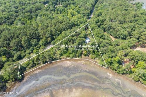 80 Gannet Pt Rd, Beaufort SC  29907-2306 exterior