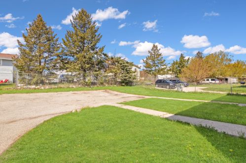 6463 105th St, Milwaukee WI  53224-5100 exterior