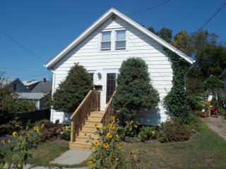 44 Hoover St, Burlington, VT 05401-4110