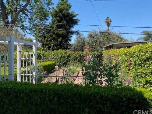 9237 Manzanar Ave, Downey CA  90240-2807 exterior