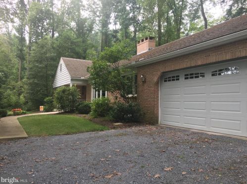 1361 Pieffer Hill Rd, Schoeneck, PA 17578