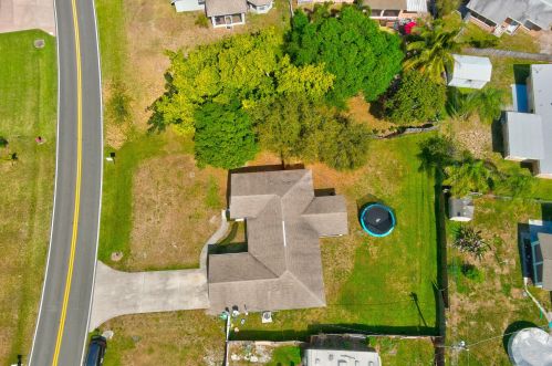 421 Oleander Ave, Fort Pierce FL  34952-1343 exterior