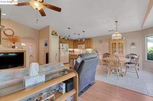 402 Laurel Pl, Rio Vista CA  94571-2181 exterior