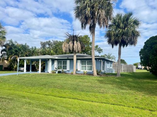 525 Billiar Ave, Fort Pierce FL  34983-8730 exterior