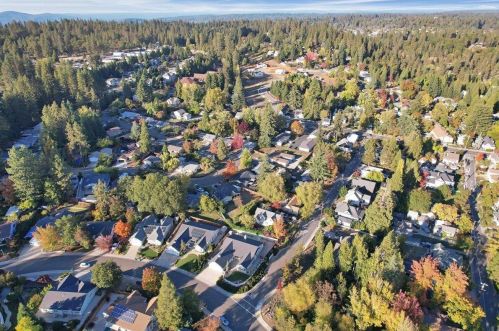 125 Scotia Pne Cir, Grass Valley CA  95945-5418 exterior