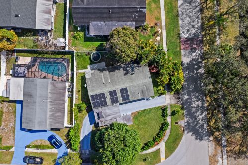 512 Ontario Pl, West Palm Beach, FL 33409-3734