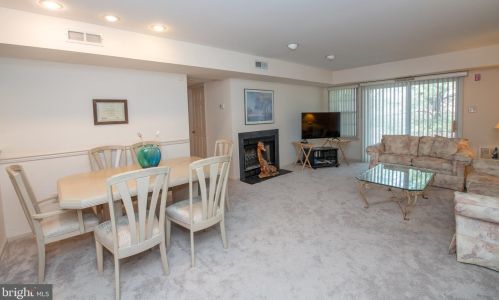 344 Independence Dr, Southampton PA  18966-2729 exterior