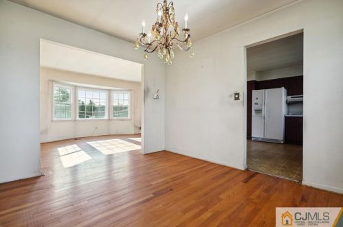 51 Jackson Ct, Perth Amboy NJ  08863-1304 exterior