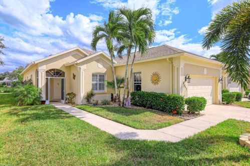 8062 Tauren Ct, Naples, FL 34119-7716