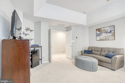 42104 Glynn Tarra Pl, Leesburg VA  20176-5478 exterior