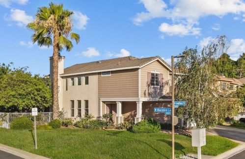 26518 Goldfinch Pl, Santa Clarita, CA 91351-5548