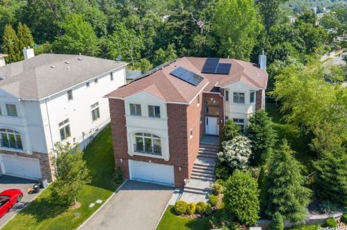 1 Annette Way, Muttontown, NY 11753-2835