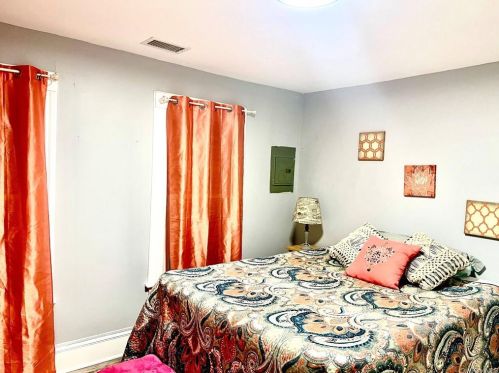 7 Little Ave, Middletown NY  10940-5109 exterior