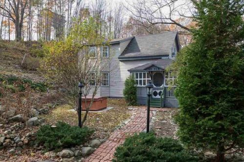 53 Elm St, Tilton NH  03276-1528 exterior