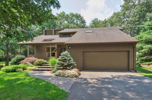 99 High Wood Dr, South Glastonbury, CT 06073-2936