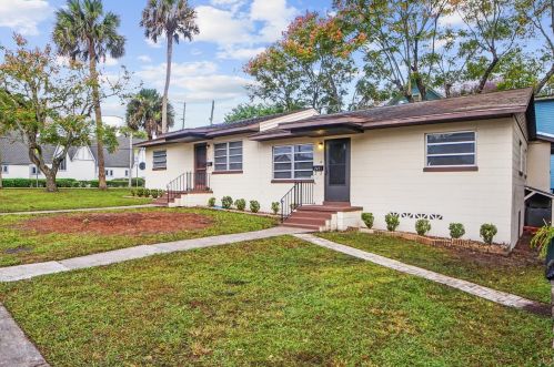 241 Wisconsin Ave, Deland, FL 32720-4234