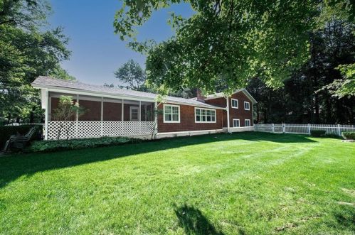 225 Sturges Ridge Rd, Wilton CT  06897-2727 exterior