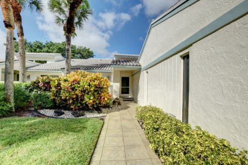 36 Cambridge Dr, Boynton Beach, FL 33436-6213