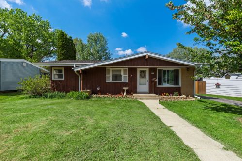 1108 Birch Dr, Waukesha, WI 53188-2246