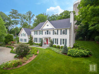450 Mansfield Ave, Tokeneke, CT 06820-2114