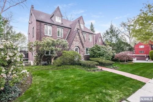 960 Lincoln Pl, Teaneck NJ  07666-2608 exterior