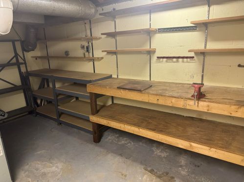 1913 Fairway Dr, Springfield OH 45504-1218 exterior