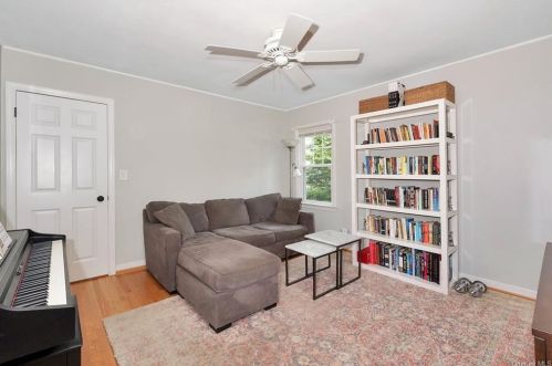945 Webster Ave, New Rochelle NY  10804-3536 exterior