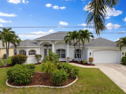 2527 30th St, Cape Coral, FL 33914-4737