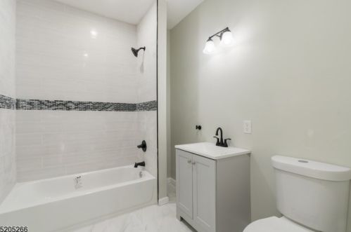 215 Rutledge Ave, East Orange NJ  07017-4911 exterior