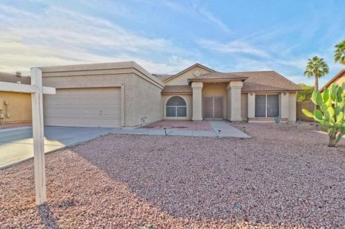 3951 Saragosa St, Chandler, AZ 85226-4922