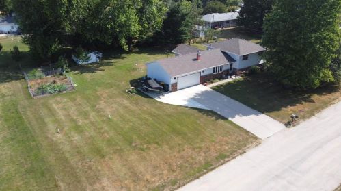 10651 Hillside Row, Edgerton, WI 53534-9140