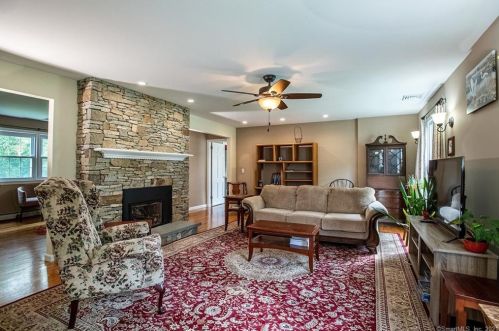 379 Glenwood Avenue Ext, Waterford CT  06385-3808 exterior