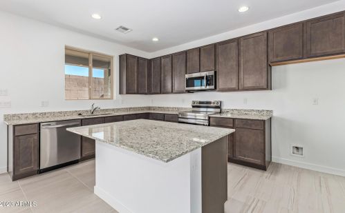 701 Del Rancho, Mesa AZ  85212-1890 exterior