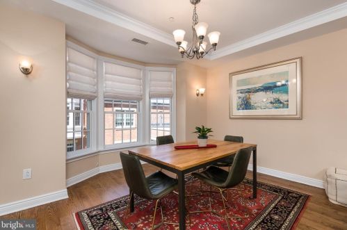 221 Victoria Mews, Princeton NJ  08542-3748 exterior