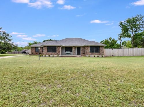 121 Poplar Dr, Creedmoor, TX 78610-9239