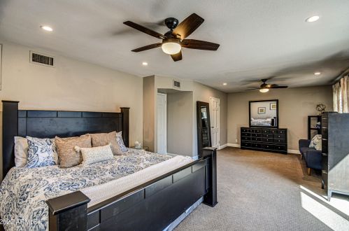 8219 Crestwood Way, Scottsdale AZ  85250-7311 exterior