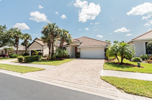 1996 Sagebrush Cir, Naples, FL 34120-4577
