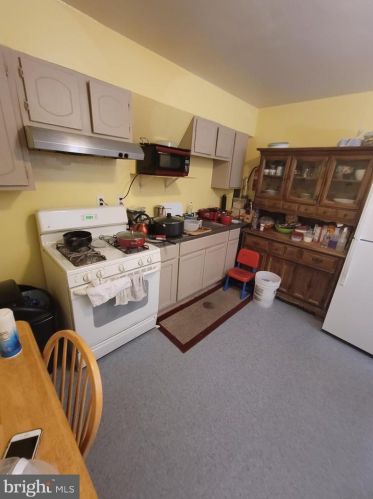 414 Oak St, Norristown, PA 19401-4076