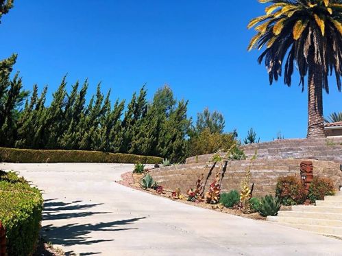 18240 Hollowtree Ln, Riverside, CA 92504-9462