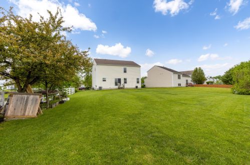 104 Glen Crossing Dr, Pataskala OH  43062-7090 exterior