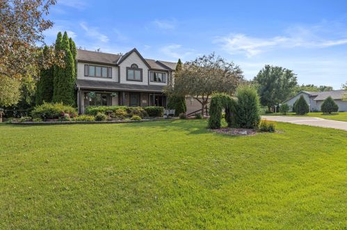 4958 Bayfield Dr, Waterford WI  53185-3376 exterior