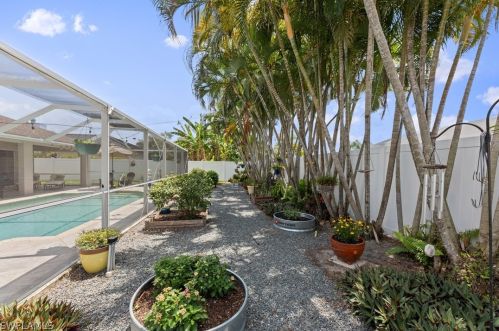 610 16th St, Cape Coral, FL 33990-2140