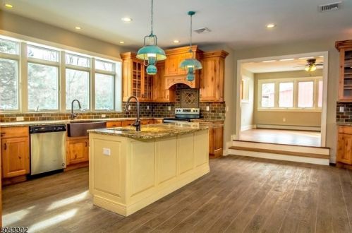 357 Mountain Rd, Lebanon, NJ 08833-5031