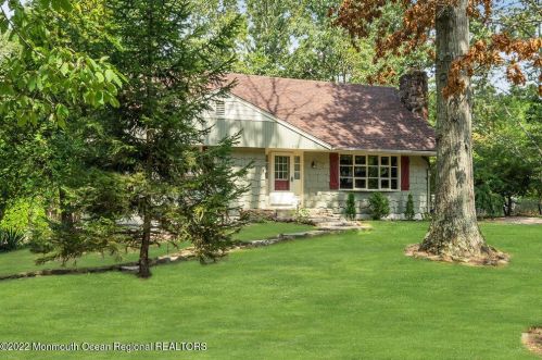 492 Cobain Rd, Jackson Twp, NJ 08527-4839