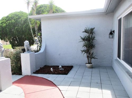 8026 Saybrook Dr, Port Richey, FL 34668-4436