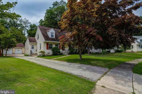 1343 Valley Rd, Woodlyn, PA 19094-1123