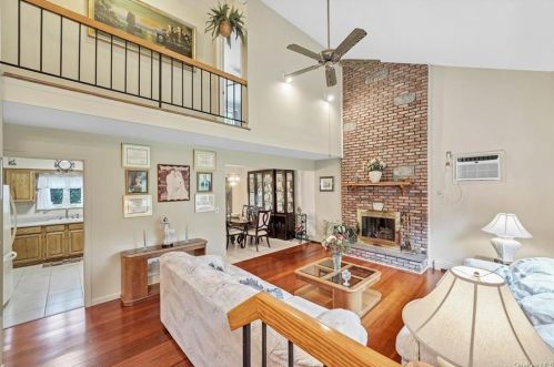 2111 Mohansic Ave, Yorktown Hgts, NY 10598-3623