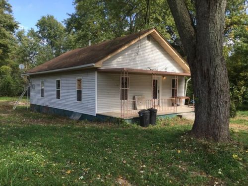 106 Shipping St, Edwardsport, IN 47528-5411
