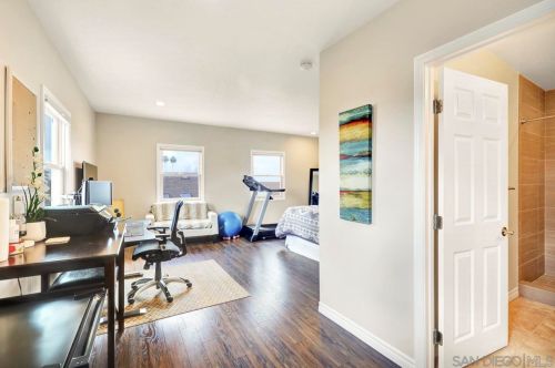 2643 Grandview St, San Diego CA 92110-1031 exterior