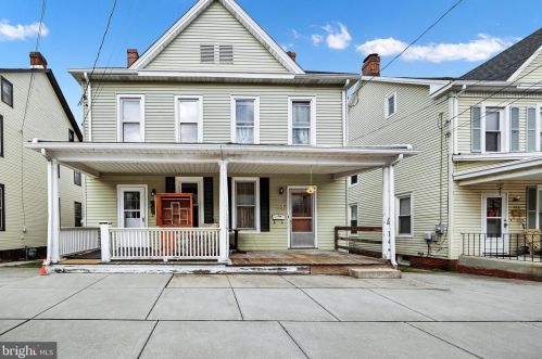 410 Locust St, Hanover, PA 17331-2711